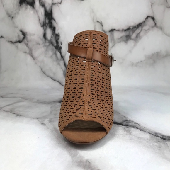 Joe’s Laser Cut Ankle Tan Buckle Booties NWOB - Picture 4 of 7